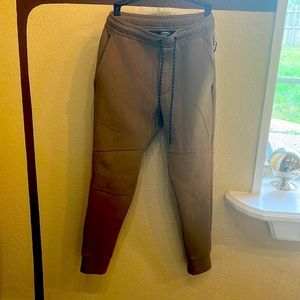 American Eagle joggers